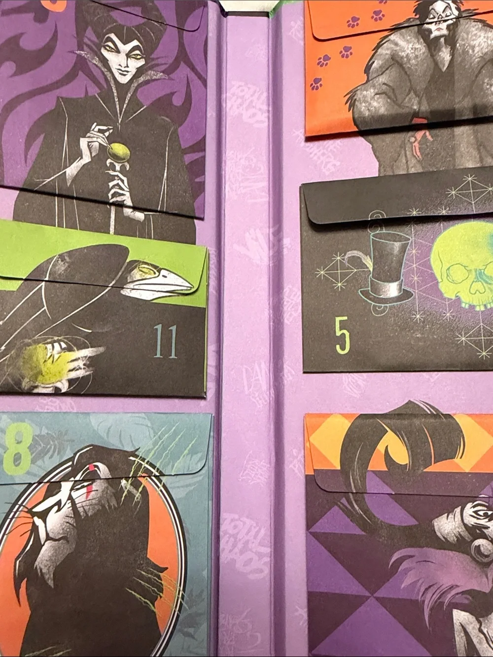 Disney Villains Halloween Book-13 Mystery Pockets packed w/ goodies/games/gifts!